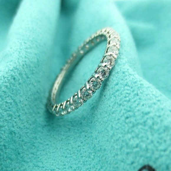 Platinum Embrace Shared Full Circle Diamond Ring - Picture 4 of 7